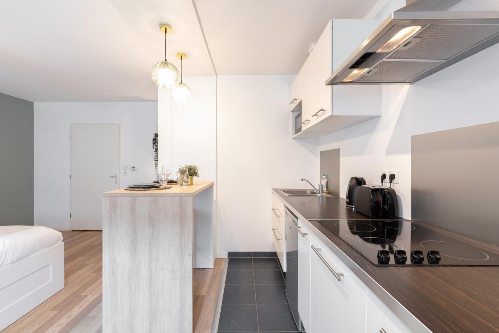 Wazemmes - Functional Studio With Parking Space! ليل المظهر الخارجي الصورة